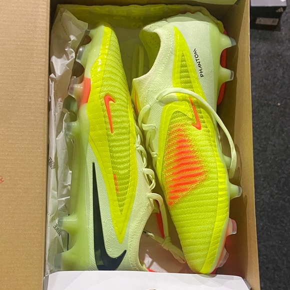 Nike Phantom 6 Low Elite FG Size 10